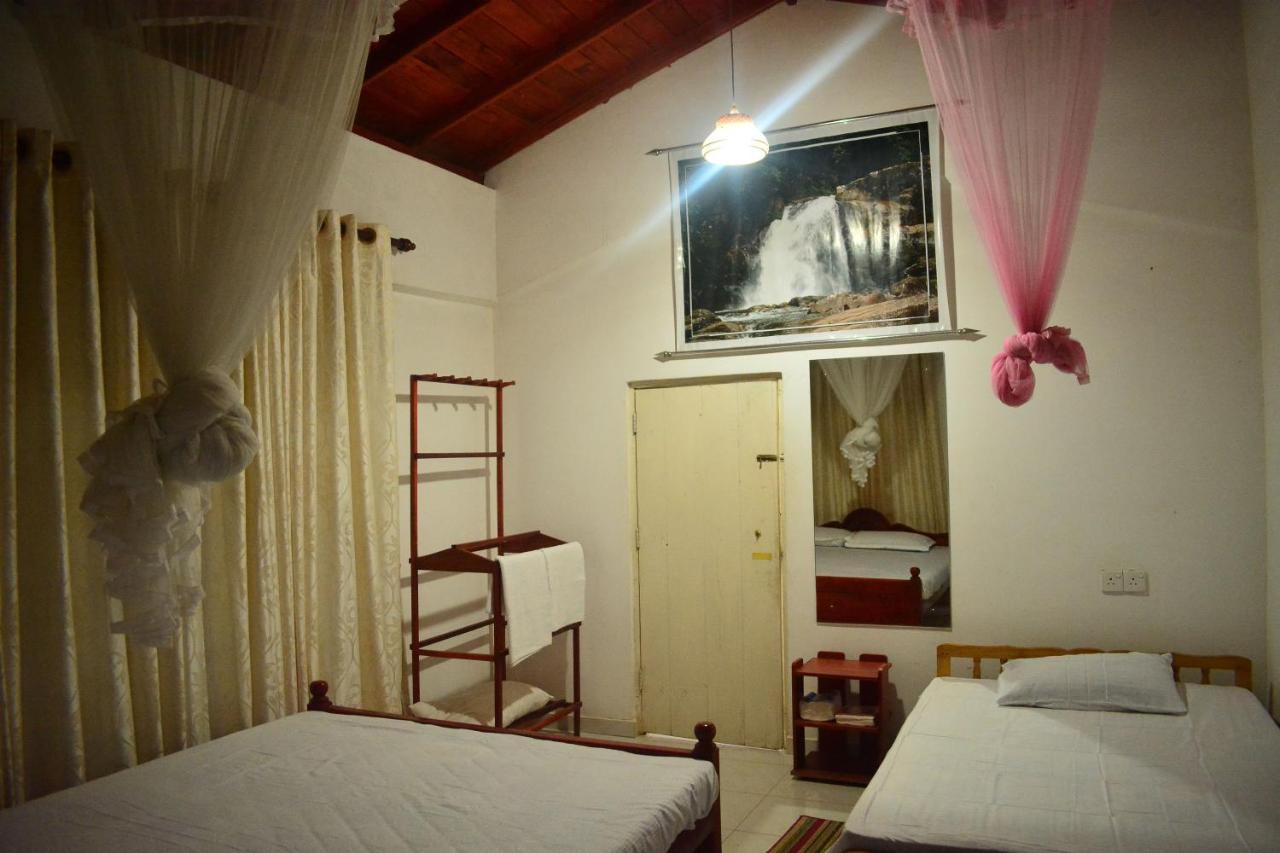 Sinharaja Rest Hotel Deniyaya Buitenkant foto