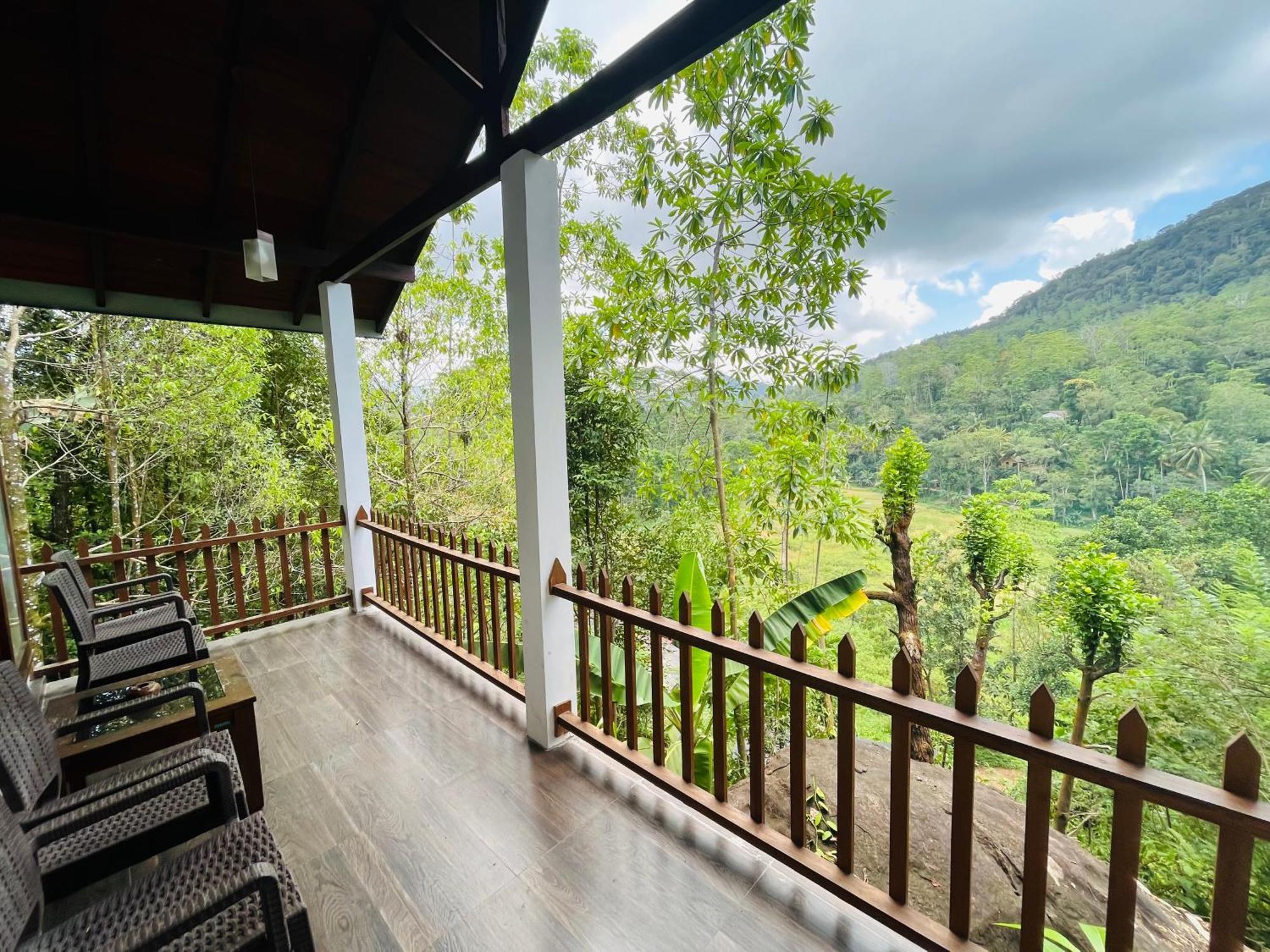 Sinharaja Rest Hotel Deniyaya Buitenkant foto
